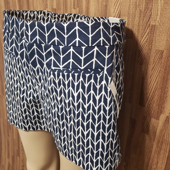 NWTGap Sz 0 Clean Front Shorts - Picture 4 of 13